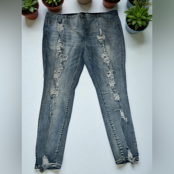 Fashion to Figure Ripped/Distressed Blue Skinny Jeans - Picture 1 of 4